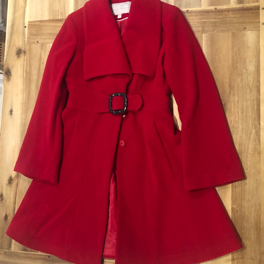 Red coat - Picture 5 of 5